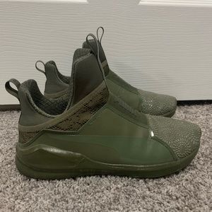 PUMA Hi-top Sneakers